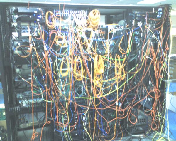 not_good_cable_management